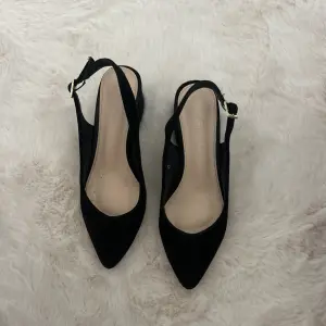 Women's shoes