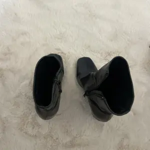 Boots for women
