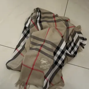 Women's scarf