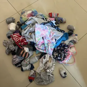 Lot de vêtement intérieures pour fille et garçon 