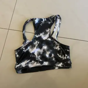 Top hauts de sport pour femme 