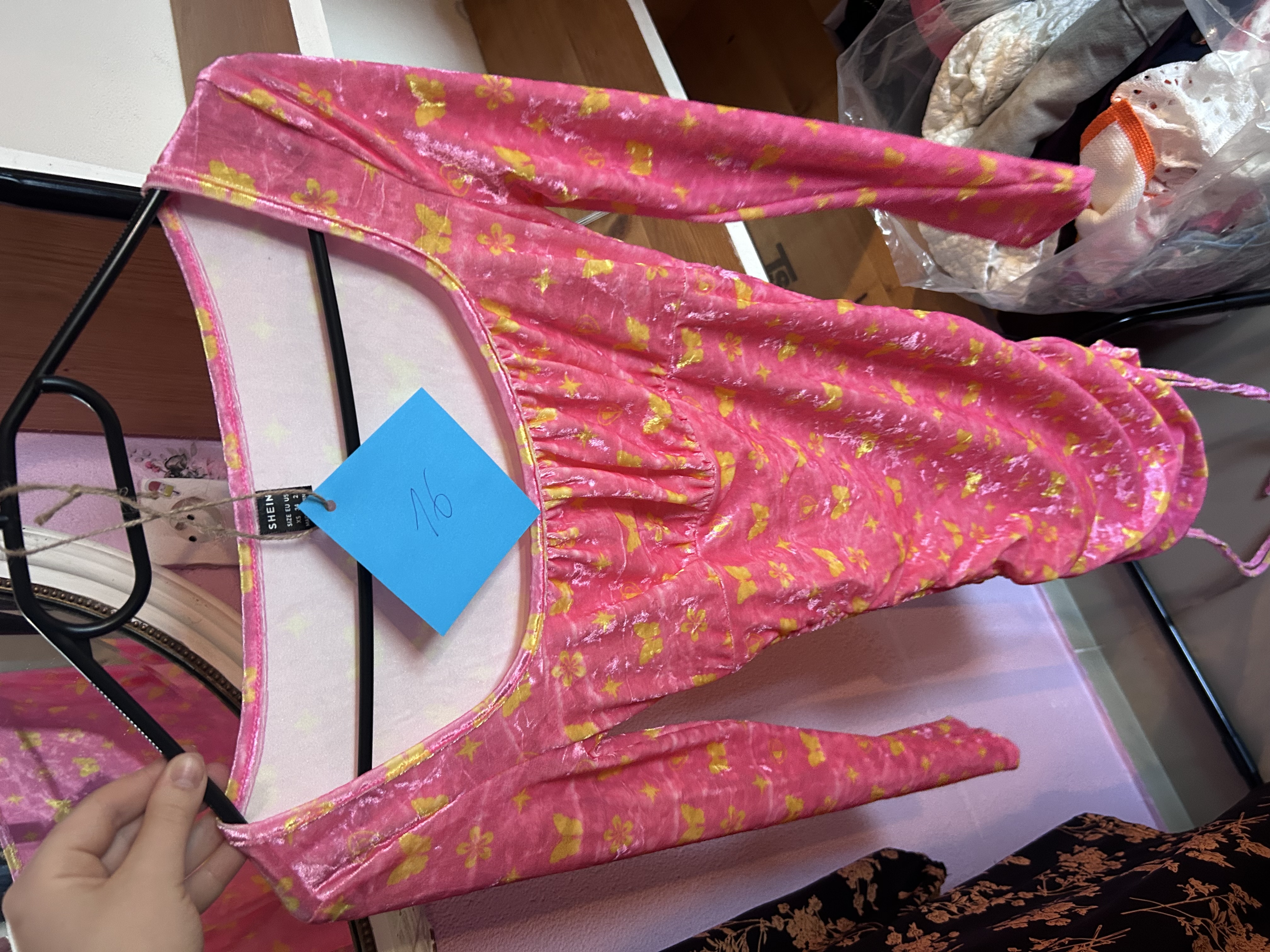 Mini  robe pour soirée d’été 