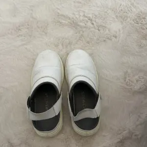 Women's work shoes