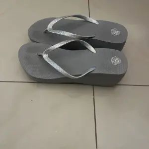 Women's claquettes