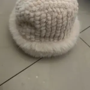 Women's hat