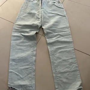 Women's jeans