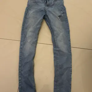 Jeans hole for woman