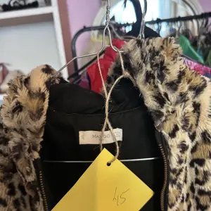 Veste en fourrure léopard 